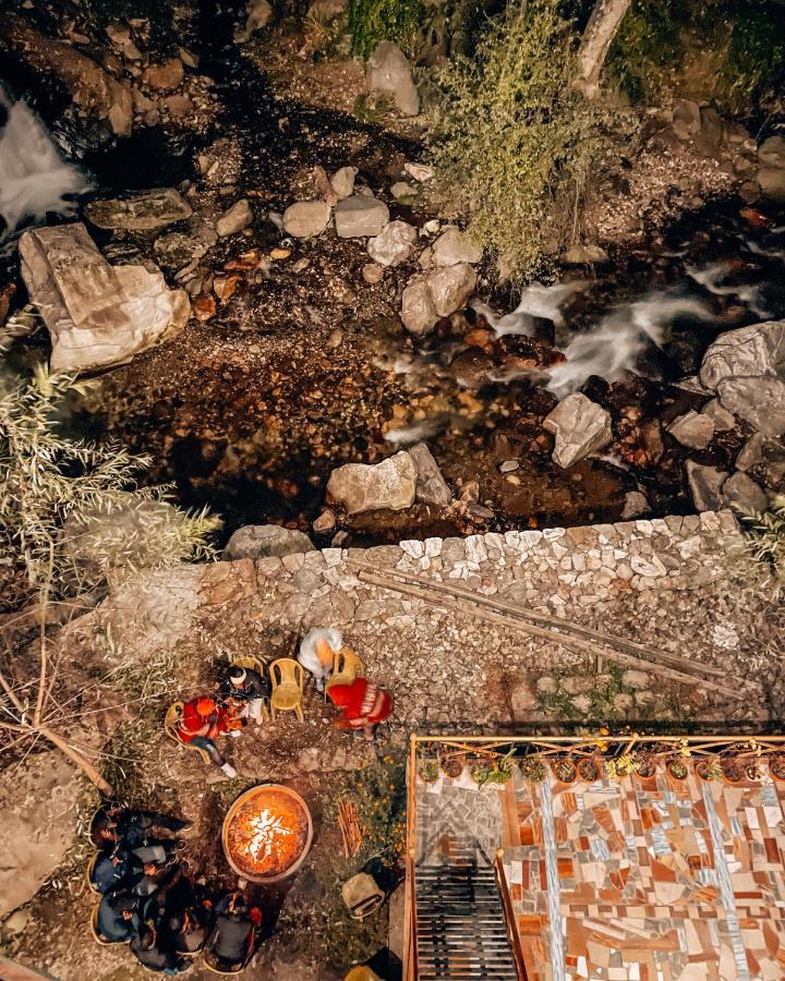 Madpackers Jibhi - Of Streamsides & Waterfalls Kültér fotó